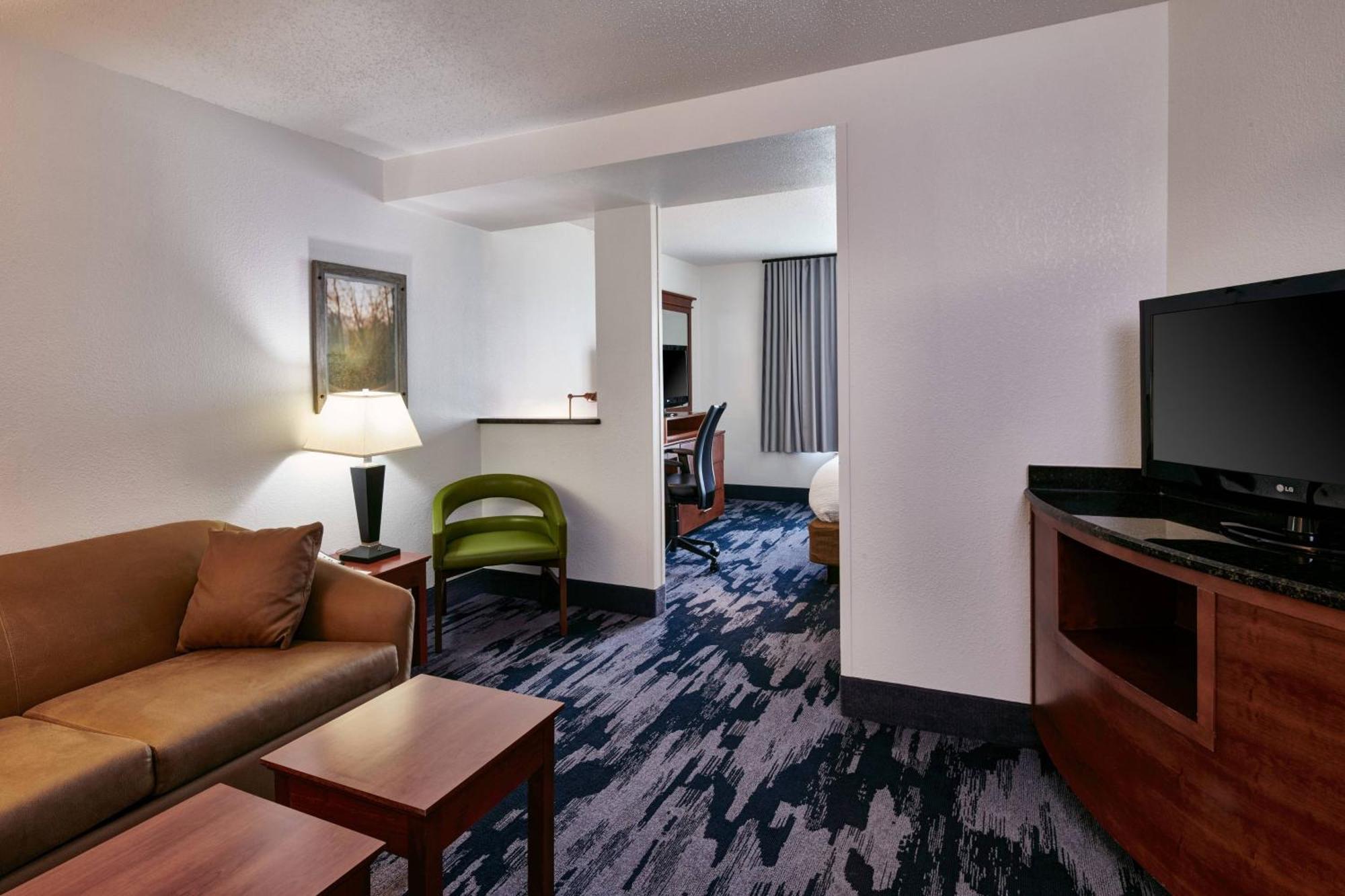Fairfield Inn&Suites Detroit Livonia Exterior foto