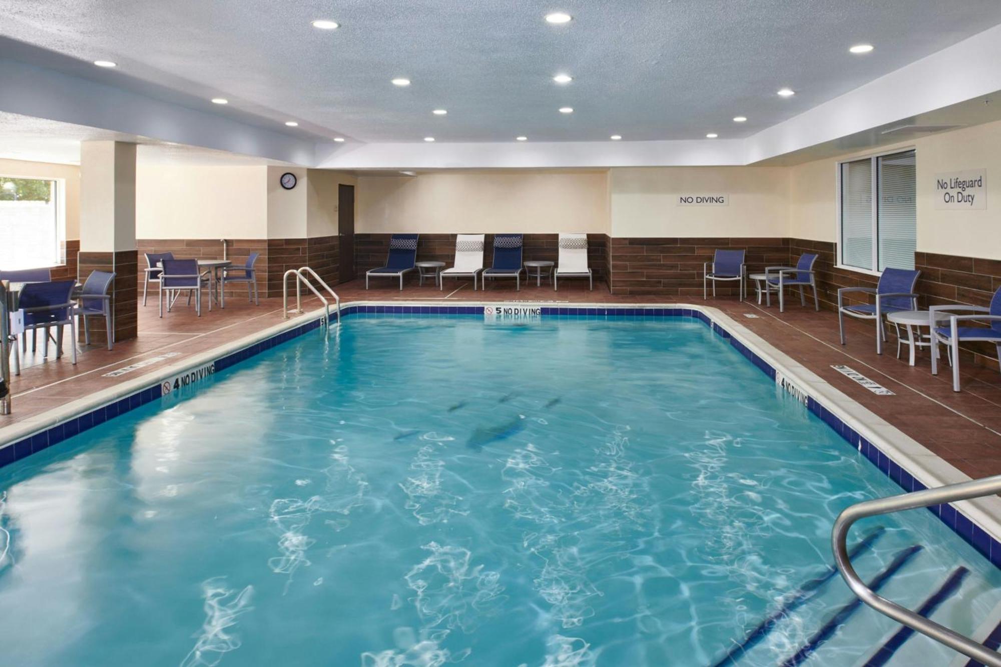 Fairfield Inn&Suites Detroit Livonia Exterior foto