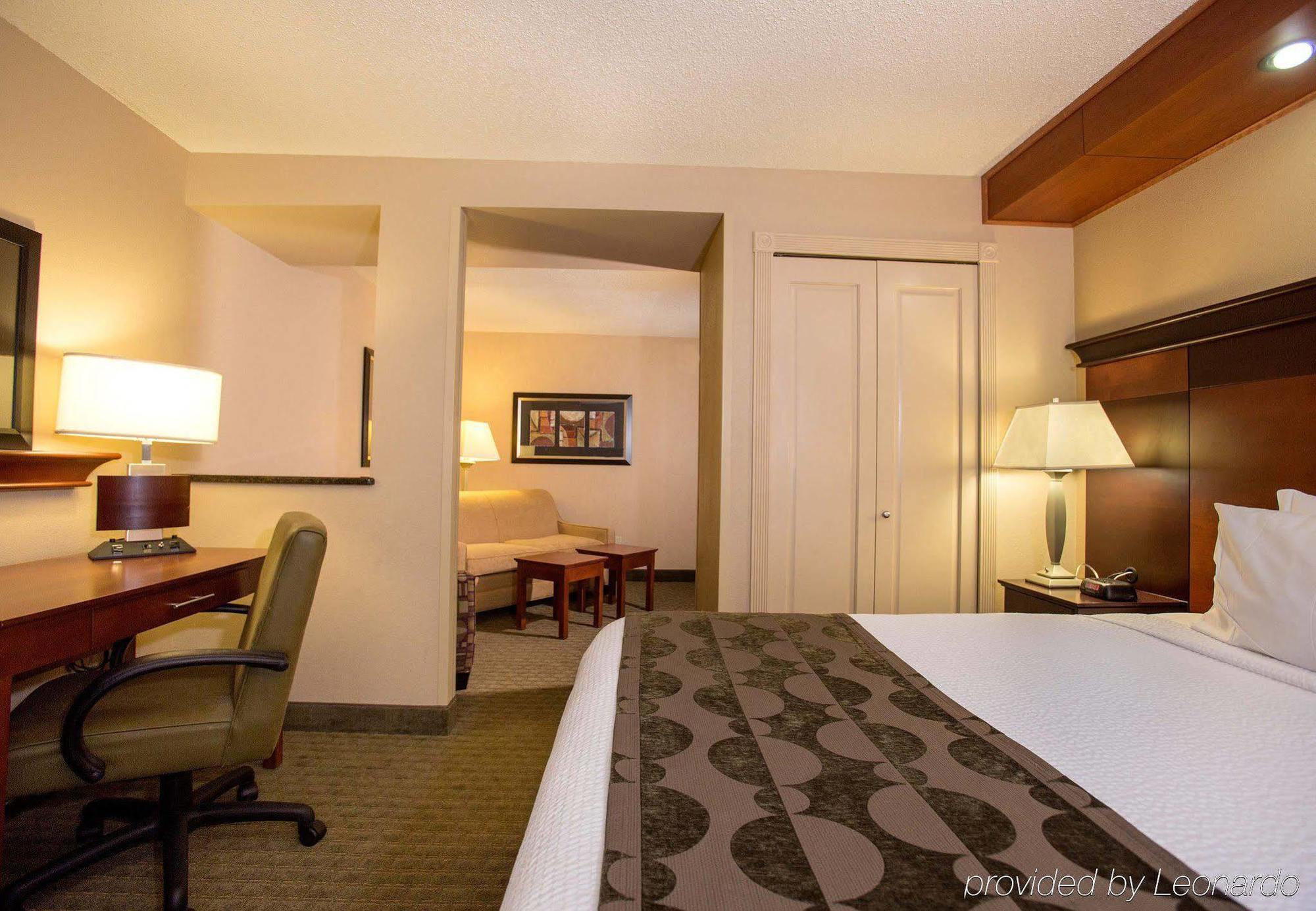Fairfield Inn&Suites Detroit Livonia Exterior foto
